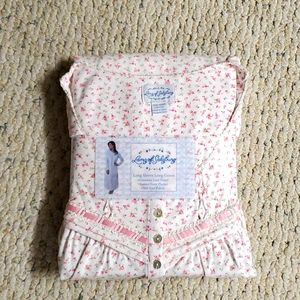 NWT Nightgown, pretty in pink